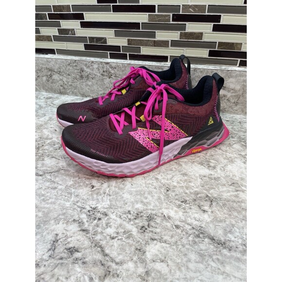 NEW BALANCE WOMEN’S FRESH FOAM HIERRO WTHIER V6 TRAIL RUNNING SHOES Size 11 EUC - Picture 1 of 11